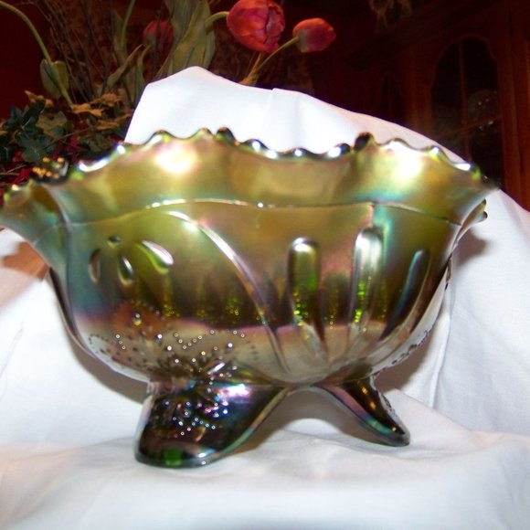 Northwood Carnival Glass Sunflower Amethyst Bowl